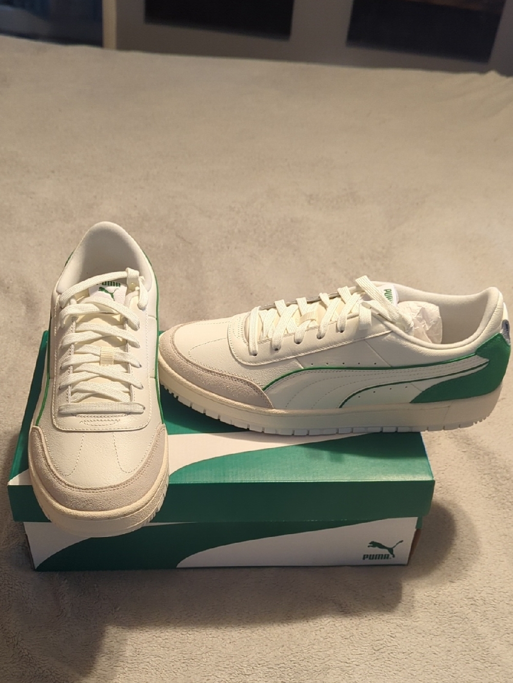 Men's Puma White Sneakers with Green Accents. New